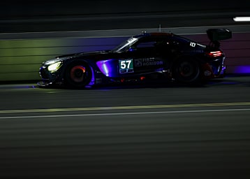 Klassensieg für Philip Ellis im Winward-Mercedes.