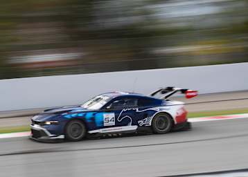 Dinamic GT bei Testfahrten mit dem neuen Ford Mustang GT3 in Barcelona