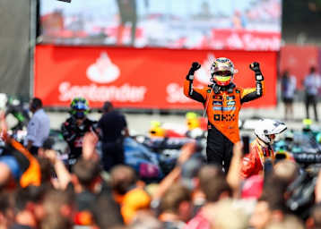 Oscar Piastri nach seinem Sieg beim Spanien-GP