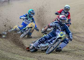 Christian Hülshorst, hier vor William Kruit und Jens Benneker