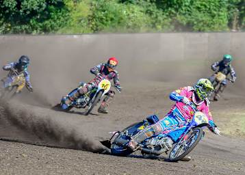 Stephan Katt (vorn) überzeugte in Rastede mit einer starken Leistung