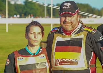 Ole Möller und Beifahrerin Sindy Viragos stürzten