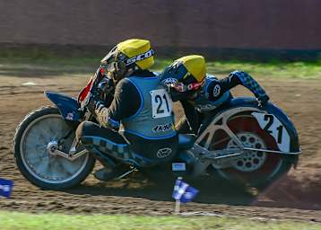 Arne Friskovec und Beifahrerin Sarah Strzewinski haben für 2025 eine A-Lizenz genommen