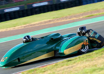 Lennard Göttlich und Lucas Krieg mit der ARS Yamaha im neuen Design