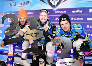 Podest mit Sieger Martin Haarahiltunen, Jasper Iwema (l.) und Luca Bauer (r.)