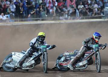 Erik Riss (l.) hier im Kampf mit Jan Kvech