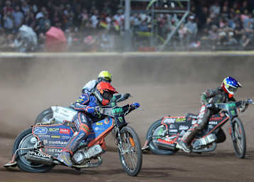 Andzejs Lebedevs (rot) wünscht sich Verbesserungen der Bahnen