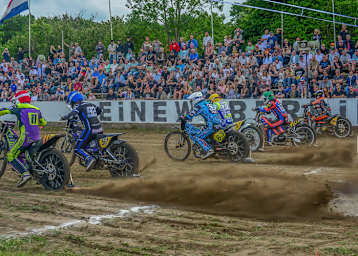 Start zum Finale in Bielefeld: Chris Harris (gelbe Helmfarbe) gewinnt