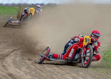 Die DMSB-Meister Manuel Meier und Lena Siebert vom MSC Melsungen sind an der St. Georgs-Brücke dabei
