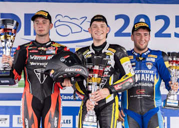 Das Podium nach Rennen 1