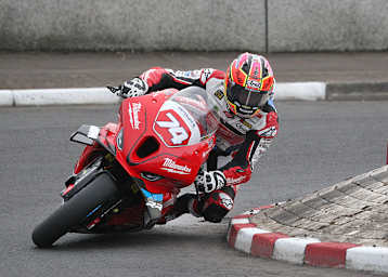 Davey Todd gewinnt beim NW200 auch das zweite Superstock-Rennen