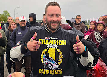 Das entsprechende T-Shirt war für David Datzer vorbereitet