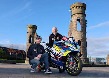 Conor Cummins (li.) mit seinem Teamchef John Burrows