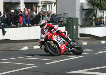 Künftig wird Glenn Irwin keine Straßenrennen bestreiten