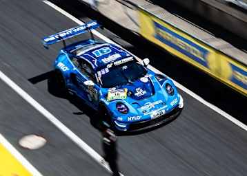 Laurens Vanthoor zerstörte den SCHERER SPORT PHX Porsche