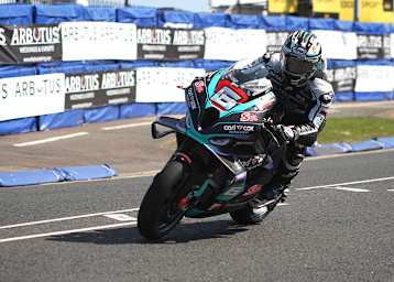 Michael Dunlop holt sich zwei Siege an einem Tag
