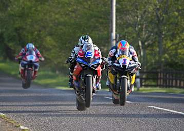 Auf der Ducati eröffnete Michael Dunlop seine Siegesserie beim heurigen North West 200