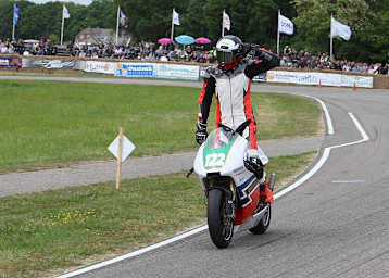 Freude bei Chris Meyer nach seinem Sieg in Hengelo