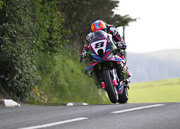 Davey Todd holt sich den Sieg im Superbike-Rennen