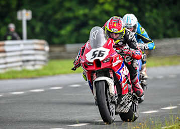 Adam McLean hat Darryl Tweed knapp vor dem Zielstrich überholt
