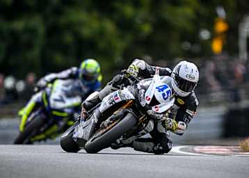 Marek Cerveny (45) kann sich gegen Gary Johnson behaupten