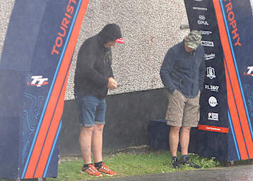 Regen ist einmal mehr Spielverderber auf der Isle of Man