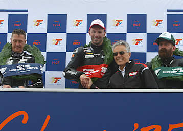 Dean Harrison, Paul Jordan, Sponsor Peter Duke und Jamie Coward (vlnr.)