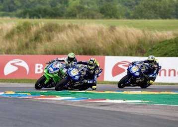 Eng ging es zu in Thruxton: O'Halloran, Ryde und Vickers