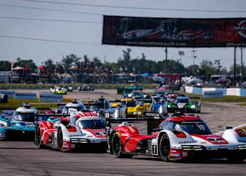 Ganz vorne: Die beiden Werks-Porsche 963 in Sebring