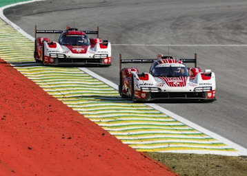 Die beiden Werks-Porsche 963 in Interlagos
