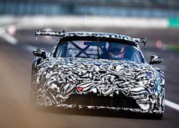 Klaus Bachler bei der Testarbeit auf dem Lausitzring