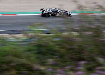 Aston Martin-Werksfahrer Valentin Hasse-Clot startet im Topfahrzeug von Walkenhorst Motorsport