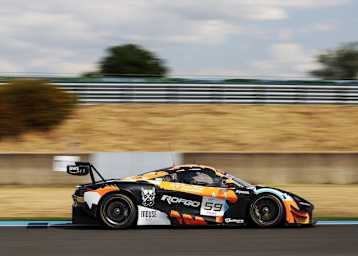 Marvin Kirchhöfer mit einer überlegenen Pole-Position