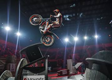 Auch in der Halle eine Macht: Toni Bou auf Montesa.