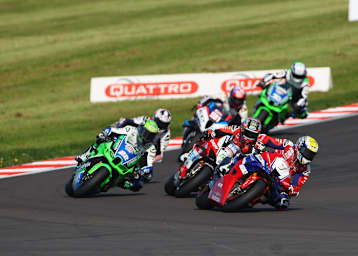 Harter Kampf in Donington Park