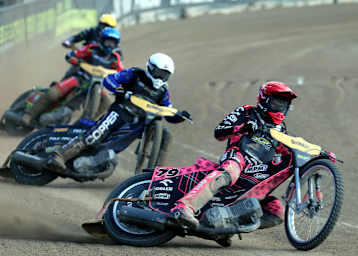 Adam Bednar (vorne) war ein Augenschmaus