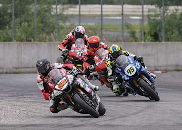 Bobby Fong vor Petersen, Herrin und Baz