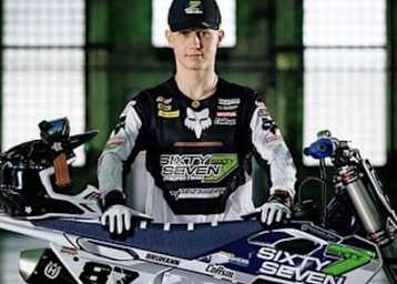 Der schweizerische Sixtyseven Husqvarna Pilot Kevin Brumann startet in Argentinien