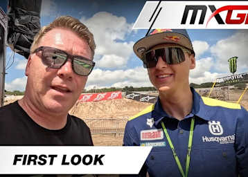 Paul Malin und Liam Everts stellen die neue Strecke vor