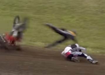 Kay de Wolf flog ab und riss Valerio Lata mit zu Boden