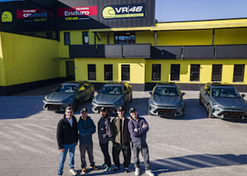 Das VR46-Ducati-Team bekam in Tavullia die neuen Autos überreicht