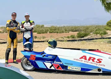 Thomas Gradinger (li.) und Tom Eder im Sidecar