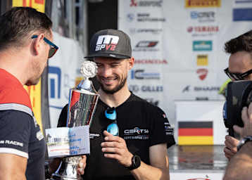 Toni Finsterbusch (Mitte)