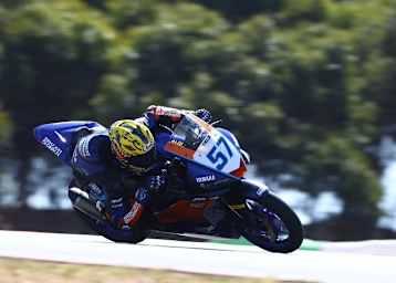 Aldi Mahendra raste in Magny-Cours auf Pole