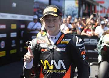 Chloe Jones startet zum ersten Mal von der Pole-Position