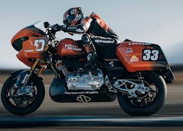 Lautes Spektakel: Racing-Bagger von Harley-Davidson