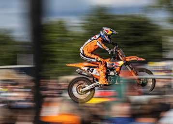 Jeffrey Herlings gewann den ersten Lauf in Arnheim