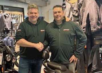 Denis Hertrampf (li.) und Rob Vennegoor machen gemeinsame Sache