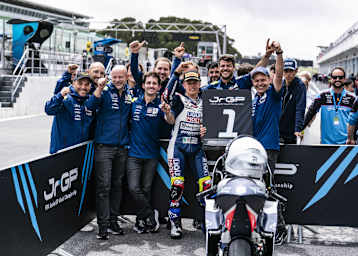 Das Intact-Team feierte mit Sieger Rico Salmela