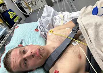 Pauls Jonass musste vom Talkessel ins Krankenhaus transportiert werden